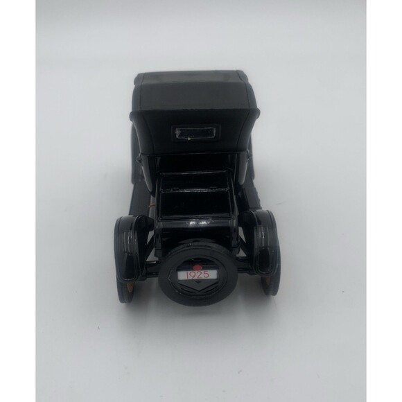 NATIONAL MOTOR MUSEUM MINT 1925 Ford Model T coupe 1:32 scale model - Picture 4 of 9